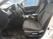 ✅ 2021 Toyota RAV4 Hybrid XLE Premium • VIN: 2T3BWRFV5MW106573 • Lot: 86491255. Wystawiony na Copart z przebiegiem 152 425 mil. Bezpłatny archiwum sprzedaży aukcyjnych z USA i szczegółowy raport historii pojazdu na DreamBid. Zdjęcie 7.