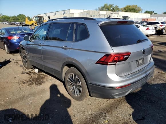✅ 2024 Volkswagen Tiguan S • VIN: 3VVFB7AX9RM055373 • Лот: 70311965. Опубликован ранее на Copart с пробегом 26 021 миль. Бесплатный доступ к архиву аукционных продаж из США и подробный отчёт об истории автомобиля на DreamBid. Изображение 2.
