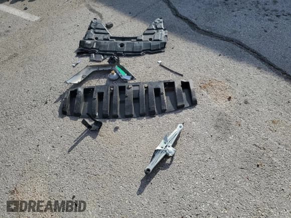 ✅ 2016 Nissan Rogue SL • VIN: 5N1AT2MV1GC825868 • Lot: 90690185. Wystawiony na Copart z przebiegiem 128 627 mil. Bezpłatny archiwum sprzedaży aukcyjnych z USA i szczegółowy raport historii pojazdu na DreamBid. Zdjęcie 13.