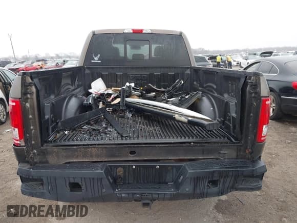 ✅ 2015 Ford F-150 XLT • VIN: 1FTFW1EF6FFB17468 • Lot: 41543094. Listed on IAAI with 208,909 mi. Free auction sales archive from the USA and detailed vehicle history report at DreamBid. Image 15.