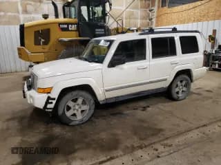 ✅ 2010 Jeep Commander Sport • VIN: 1J4RG4GKXAC140729 • Лот: 86702535. Опубликован ранее на Copart с пробегом 232 287 миль. Бесплатный доступ к архиву аукционных продаж из США и подробный отчёт об истории автомобиля на DreamBid. Изображение 1.