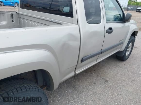 ✅ 2004 Chevrolet Colorado LS Z71 • VIN: 1GCDT196648106644 • Lot: 42289279. Listed on IAAI with 261,325 mi. Free auction sales archive from the USA and detailed vehicle history report at DreamBid. Image 6.