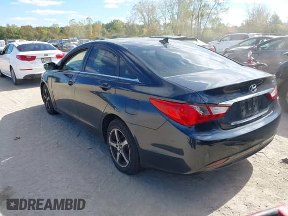 ✅ 2011 Hyundai Sonata GLS • VIN: 5NPEB4AC6BH178436 • Лот: 43423942. Опубликован ранее на IAAI с пробегом 166 489 миль. Бесплатный доступ к архиву аукционных продаж из США и подробный отчёт об истории автомобиля на DreamBid. Изображение 3.