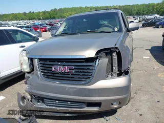 ✅ 2007 GMC Yukon SLE • VIN: 1GKFC13047R246403 • Lot: 42000214. Listed on IAAI with 302,455 mi. Free auction sales archive from the USA and detailed vehicle history report at DreamBid. Image 6.