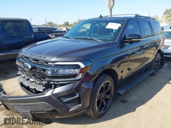 ✅ 2022 Ford Expedition Limited • VIN: 1FMJU1KT1NEA04537 • Lot: 43645048. Listed on IAAI with 41,745 mi. Free auction sales archive from the USA and detailed vehicle history report at DreamBid. Image 22.