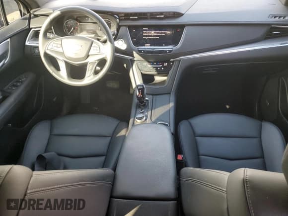 ✅ 2024 Cadillac XT5 FWD Luxury • VIN: 1GYKNAR41RZ758051 • Lot: 45544165. Wystawiony na Copart z przebiegiem 6 045 mil. Bezpłatny archiwum sprzedaży aukcyjnych z USA i szczegółowy raport historii pojazdu na DreamBid. Zdjęcie 8.