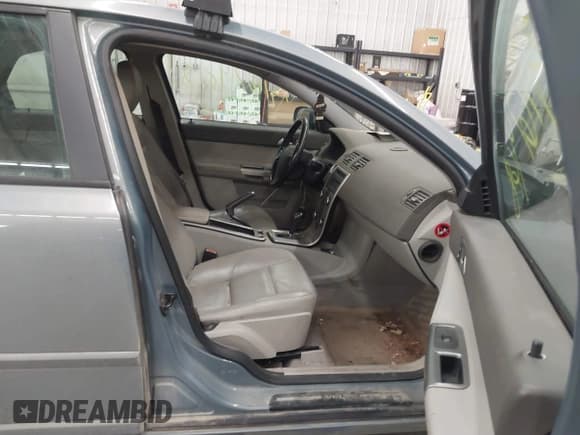 ✅ 2008 Volvo S40 2.4L • VIN: YV1MS382182394427 • Lot: 43767468. Listed on IAAI with 209,821 mi. Free auction sales archive from the USA and detailed vehicle history report at DreamBid. Image 5.