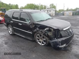✅ 2012 Cadillac Escalade Luxury • VIN: 1GYS4BEF1CR101807 • Lot: 42318114. Wystawiony na IAAI z przebiegiem 209 071 mil. Bezpłatny archiwum sprzedaży aukcyjnych z USA i szczegółowy raport historii pojazdu na DreamBid. Zdjęcie 1.