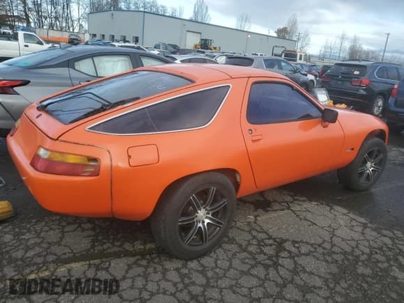✅ 1978 Porsche 928 • VIN: 9288102456 • Lot: 85813494. Wystawiony na Copart z przebiegiem 105 147 mil. Bezpłatny archiwum sprzedaży aukcyjnych z USA i szczegółowy raport historii pojazdu na DreamBid. Zdjęcie 3.