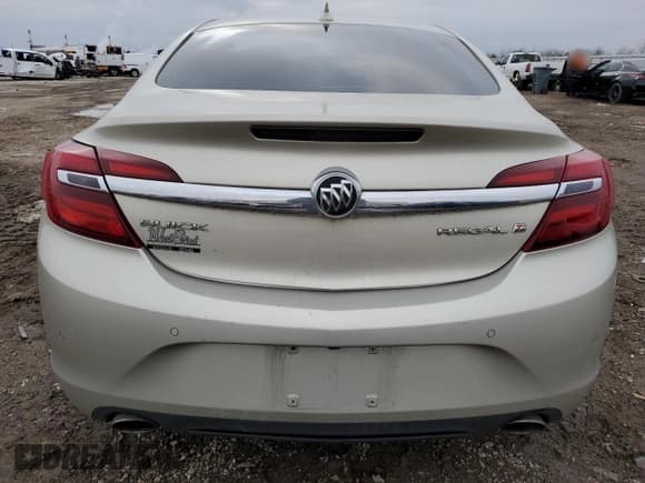 ✅ 2014 Buick Regal Premium II • VIN: 2G4GR5GX5E9236611 • Lot: 44572645. Listed on Copart with 137,405 mi. Free auction sales archive from the USA and detailed vehicle history report at DreamBid. Image 6.