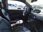 ✅ 2019 FIAT 500e • VIN: 3C3CFFGE1KT803264 • Lot: 42637365. Wystawiony na IAAI z przebiegiem 61 485 mil. Bezpłatny archiwum sprzedaży aukcyjnych z USA i szczegółowy raport historii pojazdu na DreamBid. Zdjęcie 5.