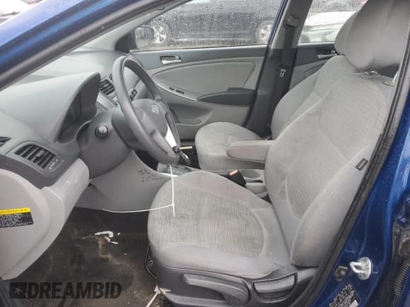 ✅ 2017 Hyundai Accent SE • VIN: KMHCT4AE2HU251818 • Lot: 82433865. Wystawiony na Copart z przebiegiem 150 482 mil. Bezpłatny archiwum sprzedaży aukcyjnych z USA i szczegółowy raport historii pojazdu na DreamBid. Zdjęcie 7.