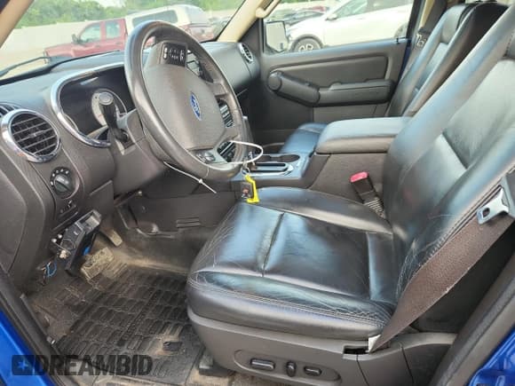 ✅ 2010 Ford Explorer Sport Trac Limited • VIN: 1FMEU5D82AUF01419 • Lot: 63317075. Listed on Copart with 107,623 mi. Free auction sales archive from the USA and detailed vehicle history report at DreamBid. Image 7.