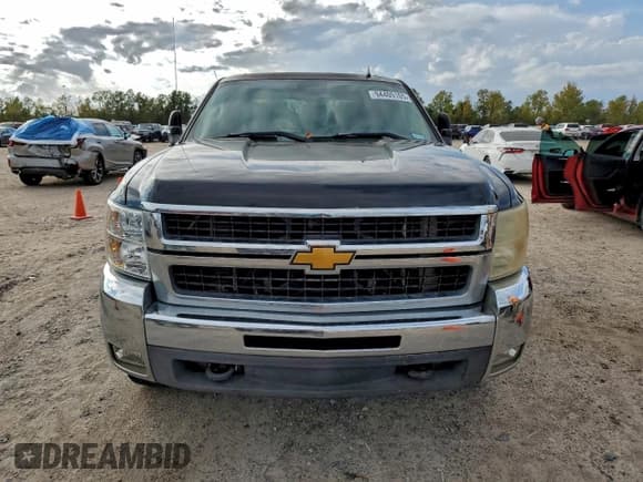 ✅ 2008 Chevrolet Silverado 2500HD 1LT • VIN: 1GCHC23698F105781 • Lot: 94409105. Wystawiony na Copart z przebiegiem Nie podano. Bezpłatny archiwum sprzedaży aukcyjnych z USA i szczegółowy raport historii pojazdu na DreamBid. Zdjęcie 6.