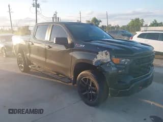 ✅ 2023 Chevrolet Silverado 1500 Custom Trail Boss • VIN: 3GCPDCEKXPG148290 • Lot: 42969215. Wystawiony na IAAI z przebiegiem 41 300 mil. Bezpłatny archiwum sprzedaży aukcyjnych z USA i szczegółowy raport historii pojazdu na DreamBid. Zdjęcie 1.