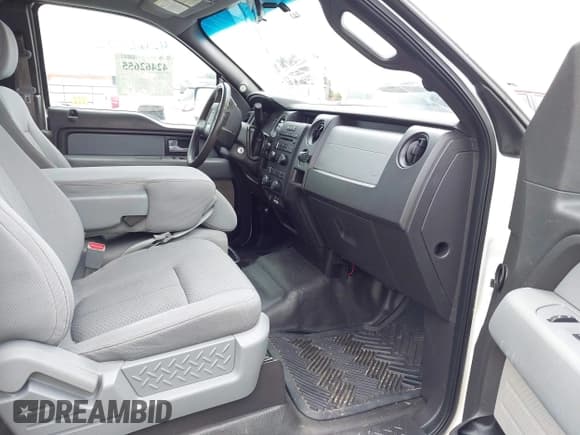 ✅ 2014 Ford F-150 XL • VIN: 1FTFX1EF8EKE30508 • Lot: 42462655. Wystawiony na IAAI z przebiegiem 198 479 mil. Bezpłatny archiwum sprzedaży aukcyjnych z USA i szczegółowy raport historii pojazdu na DreamBid. Zdjęcie 5.