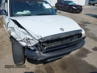 ✅ 1998 Dodge Dakota SLT • VIN: 1B7GL22X7WS711607 • Lot: 42395496. Wystawiony na IAAI z przebiegiem 225 712 mil. Bezpłatny archiwum sprzedaży aukcyjnych z USA i szczegółowy raport historii pojazdu na DreamBid. Zdjęcie 6.