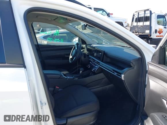✅ 2025 Hyundai Tucson SEL • VIN: 5NMJB3DE2SH495004 • Lot: 43651320. Listed on IAAI with 25,130 mi. Free auction sales archive from the USA and detailed vehicle history report at DreamBid. Image 5.