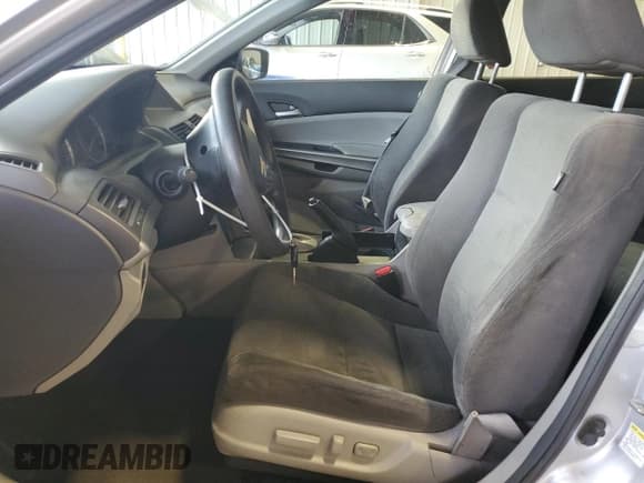 ✅ 2010 Honda Accord EX • VIN: 1HGCP2F77AA131688 • Lot: 92994525. Listed on Copart with 171,822 mi. Free auction sales archive from the USA and detailed vehicle history report at DreamBid. Image 7.