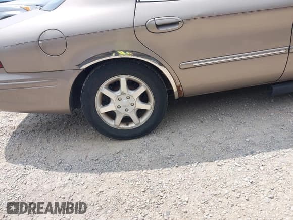 ✅ 2002 Mercury Sable LS Premium • VIN: 1MEFM55S92G637516 • Лот: 42988386. Опубликован ранее на IAAI с пробегом 179 364 миль. Бесплатный доступ к архиву аукционных продаж из США и подробный отчёт об истории автомобиля на DreamBid. Изображение 13.