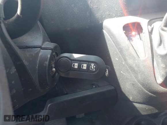 ✅ 2021 Ram ProMaster Cargo • VIN: 3C6LRVBG5ME527045 • Lot: 42085297. Listed on IAAI with 27,399 mi. Free auction sales archive from the USA and detailed vehicle history report at DreamBid. Image 11.