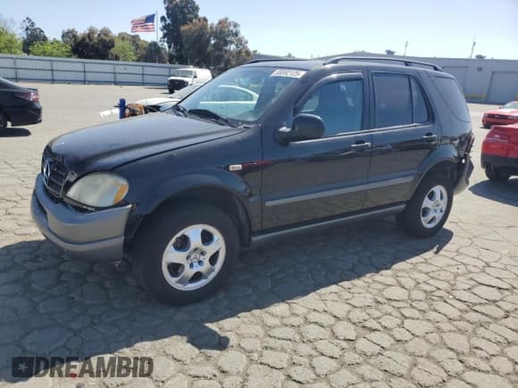 ✅ 1998 Mercedes-Benz M 320/430/500 • VIN: 4JGAB54E9WA012082 • Lot: 55592125. Wystawiony na Copart z przebiegiem 77 350 mil. Bezpłatny archiwum sprzedaży aukcyjnych z USA i szczegółowy raport historii pojazdu na DreamBid. Zdjęcie 1.