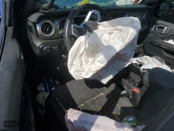 ✅ 2020 Jeep Wrangler Unlimited Sahara • VIN: 1C4HJXEN4LW231384 • Lot: 63232725. Listed on Copart with Not provided. Free auction sales archive from the USA and detailed vehicle history report at DreamBid. Image 8.