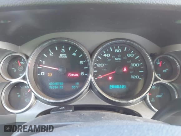 ✅ 2010 Chevrolet Silverado 1500 LT • VIN: 1GCSCSEA7AZ114426 • Lot: 41033837. Wystawiony na IAAI z przebiegiem 96 894 mil. Bezpłatny archiwum sprzedaży aukcyjnych z USA i szczegółowy raport historii pojazdu na DreamBid. Zdjęcie 7.