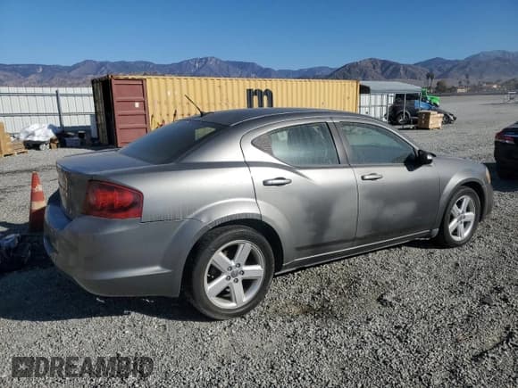 ✅ 2013 Dodge Avenger SE • VIN: 1C3CDZAB6DN536910 • Lot: 83903604. Wystawiony na Copart z przebiegiem 137 351 mil. Bezpłatny archiwum sprzedaży aukcyjnych z USA i szczegółowy raport historii pojazdu na DreamBid. Zdjęcie 3.