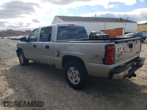 ✅ 2005 Chevrolet Silverado 1500 LS • VIN: 2GCEK13T551381741 • Lot: 93079435. Listed on Copart with 154,794 mi. Free auction sales archive from the USA and detailed vehicle history report at DreamBid. Image 2.