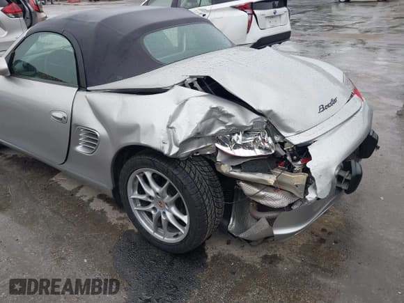 ✅ 2003 Porsche Boxster • VIN: WP0CA29873U622672 • Lot: 42365548. Listed on IAAI with 28,619 mi. Free auction sales archive from the USA and detailed vehicle history report at DreamBid. Image 6.