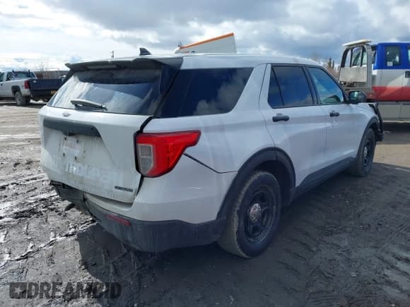 ✅ 2020 Ford Police Interceptor Utility • VIN: 1FM5K8AB2LGA83906 • Lot: 42014314. Wystawiony na IAAI z przebiegiem 82 851 mil. Bezpłatny archiwum sprzedaży aukcyjnych z USA i szczegółowy raport historii pojazdu na DreamBid. Zdjęcie 4.