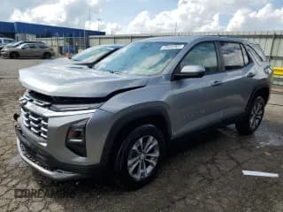 ✅ 2025 Chevrolet Equinox FWD LT • VIN: 3GNAXHEG7SL305352 • Lot: 84265635. Wystawiony na Copart z przebiegiem 11 971 mil. Bezpłatny archiwum sprzedaży aukcyjnych z USA i szczegółowy raport historii pojazdu na DreamBid. Zdjęcie 1.