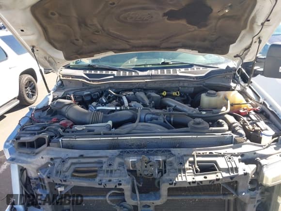 ✅ 2019 Ford F-250 XL • VIN: 1FT7W2BT4KEC80026 • Lot: 43401211. Wystawiony na IAAI z przebiegiem 96 514 mil. Bezpłatny archiwum sprzedaży aukcyjnych z USA i szczegółowy raport historii pojazdu na DreamBid. Zdjęcie 10.