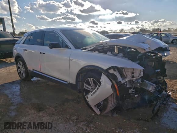 ✅ 2024 Cadillac LYRIQ Tech • VIN: 1GYKPMRL6RZ140968 • Лот: 90274075. Опубликован ранее на Copart с пробегом 12 532 миль. Бесплатный доступ к архиву аукционных продаж из США и подробный отчёт об истории автомобиля на DreamBid. Изображение 4.