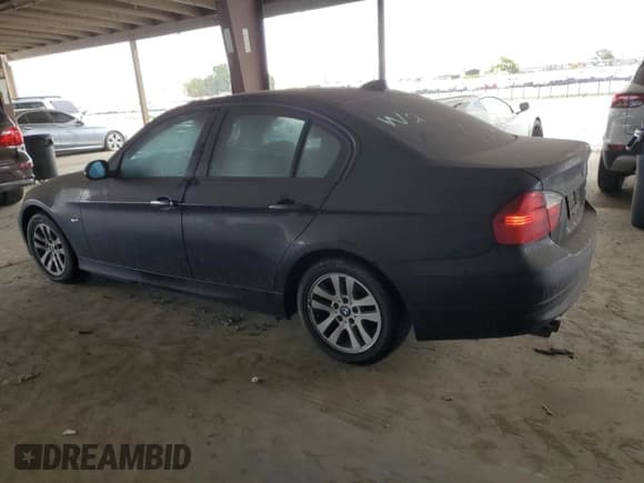 ✅ 2007 BMW 3 Series 328i • VIN: WBAVC53597FZ72248 • Lot: 61087605. Listed on Copart with 77,495 mi. Free auction sales archive from the USA and detailed vehicle history report at DreamBid. Image 2.