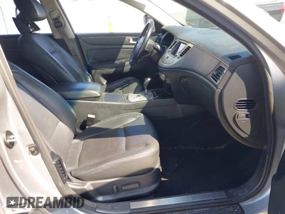 ✅ 2013 Hyundai Genesis 3.8L • VIN: KMHGC4DD6DU213250 • Lot: 43482397. Wystawiony na IAAI z przebiegiem 148 244 mil. Bezpłatny archiwum sprzedaży aukcyjnych z USA i szczegółowy raport historii pojazdu na DreamBid. Zdjęcie 5.