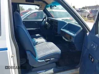 1994 Dodge Dakota z VIN 1B7GG23Y1RS589178, wystawiony jako IAAI lot #42731554 z przebiegiem 162 203 mil mil oraz . Historia ofert i sprzedaży dostępna na DreamBid. Obrazek 5.