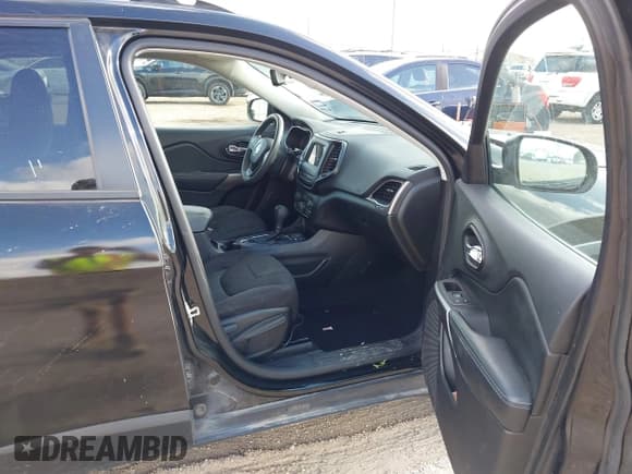 ✅ 2021 Jeep Cherokee Latitude • VIN: 1C4PJLCB6MD189486 • Lot: 42939504. Listed on IAAI with 78,748 mi. Free auction sales archive from the USA and detailed vehicle history report at DreamBid. Image 5.