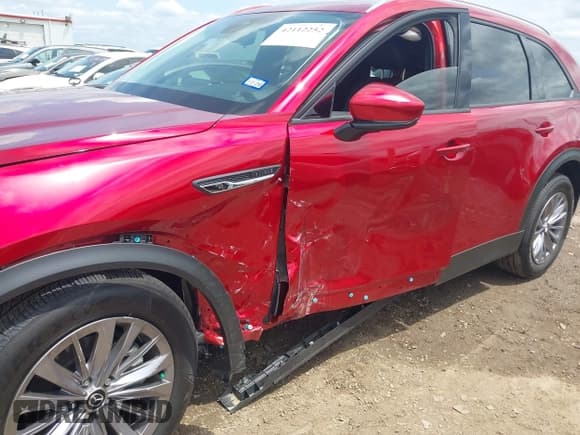 ✅ 2025 Mazda CX-90 Preferred • VIN: JM3KKBHD3S1211509 • Lot: 42112252. Listed on IAAI with 2,112 mi. Free auction sales archive from the USA and detailed vehicle history report at DreamBid. Image 6.