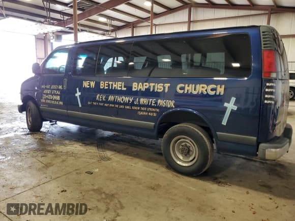 ✅ 2002 Chevrolet Express • VIN: 1GAHG39R121143434 • Лот: 73485264. Опубликован ранее на Copart с пробегом 80 692 миль. Бесплатный доступ к архиву аукционных продаж из США и подробный отчёт об истории автомобиля на DreamBid. Изображение 2.