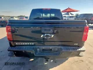2014 Chevrolet Silverado 1500 LTZ z VIN 3GCUKSEC5EG120390, wystawiony jako Copart lot #81234465 z przebiegiem 144 479 mil mil oraz Szkoda całkowita • Salvage title. Historia ofert i sprzedaży dostępna na DreamBid. Obrazek 6.