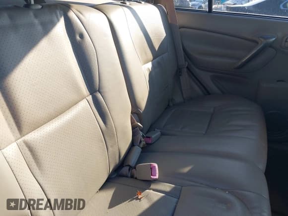 ✅ 2004 Toyota RAV4 • VIN: JTEHD20V640036226 • Lot: 43867870. Listed on IAAI with 187,271 mi. Free auction sales archive from the USA and detailed vehicle history report at DreamBid. Image 8.