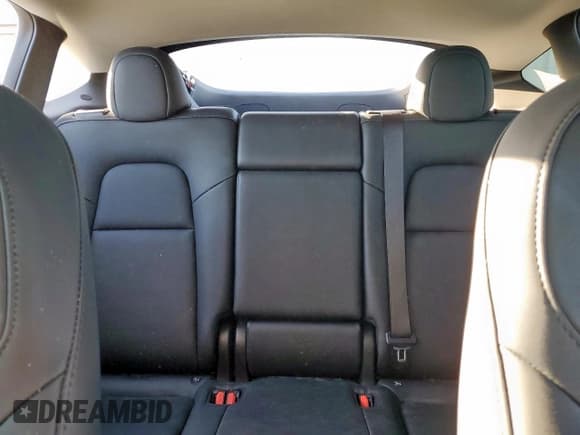 ✅ 2024 Tesla Model Y Long Range • VIN: 7SAYGDEE3RA259817 • Lot: 92729895. Wystawiony na Copart z przebiegiem 8 800 mil. Bezpłatny archiwum sprzedaży aukcyjnych z USA i szczegółowy raport historii pojazdu na DreamBid. Zdjęcie 10.