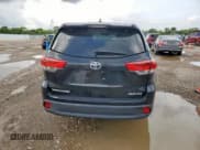 ✅ 2018 Toyota Highlander SE • VIN: 5TDJZRFH0JS882572 • Лот: 70714945. Опубликован ранее на Copart с пробегом 45 078 миль. Бесплатный доступ к архиву аукционных продаж из США и подробный отчёт об истории автомобиля на DreamBid. Изображение 6.