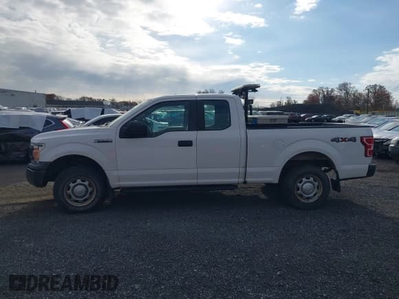 ✅ 2018 Ford F-150 XLT • VIN: 1FTFX1E52JKC14154 • Lot: 43646588. Listed on IAAI with 54,023 mi. Free auction sales archive from the USA and detailed vehicle history report at DreamBid. Image 14.