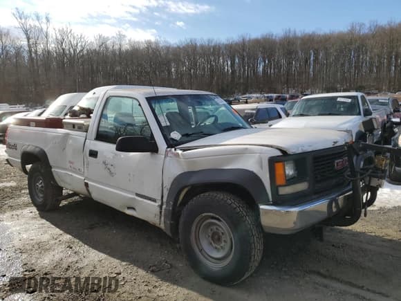✅ 1998 GMC Sierra 3500 • VIN: 1GTHK34R2WF001731 • Lot: 88238095. Listed on Copart with 227,362 mi. Free auction sales archive from the USA and detailed vehicle history report at DreamBid. Image 4.