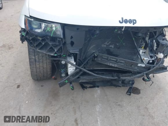 ✅ 2019 Jeep Grand Cherokee Upland • VIN: 1C4RJFAG8KC541396 • Lot: 42217719. Listed on IAAI with 72,466 mi. Free auction sales archive from the USA and detailed vehicle history report at DreamBid. Image 12.