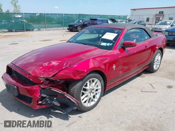 2014 Ford Mustang V6 с VIN 1ZVBP8EM0E5271274, выставлен на аукционе IAAI как лот 42962485 с пробегом 71 422 миль миль и . История ставок и продаж доступна на DreamBid. Изображение 17.