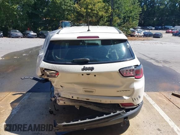 ✅ 2018 Jeep Compass Sport • VIN: 3C4NJCAB9JT151685 • Lot: 43142236. Listed on IAAI with 140,428 mi. Free auction sales archive from the USA and detailed vehicle history report at DreamBid. Image 16.